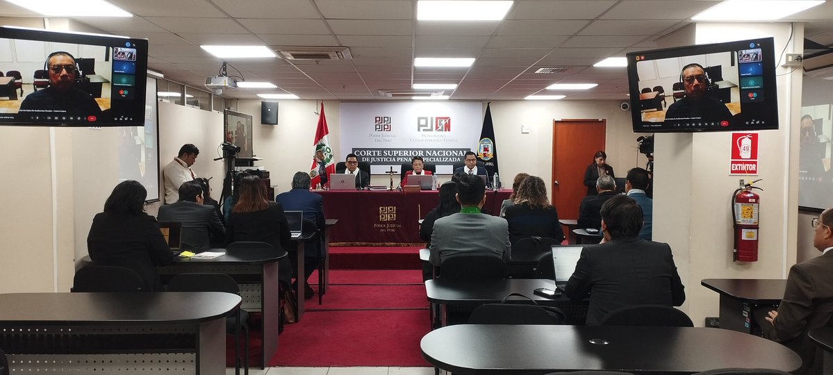 nekroRP's tweet image. #LOÚLTIMO Caso Odebrecht: Jorge Cuba Hidalgo, exviceministro del gobierno de Alan García y principal acusado del Caso Metro de Lima, está ausente en la lectura de su sentencia por el caso. Tampoco están la exvoleibolista Jessica Tejada y otros dos acusados @Politica_ECpe