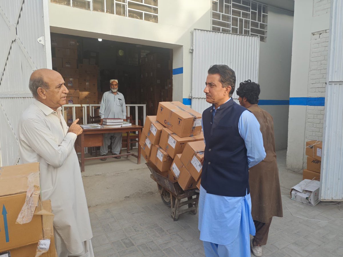 HealthDepartme5's tweet image. Under the diligent oversight of Health Secretary Balochistan, vital medicines from MSD are being dispatched to Jafferabad,Naseerabad,Usta Muhammad&Sohbatpur — ensuring equitable & timely healthcare access.
@bakhtkakar43 @PakSarfrazbugti @BBhuttoZardari
