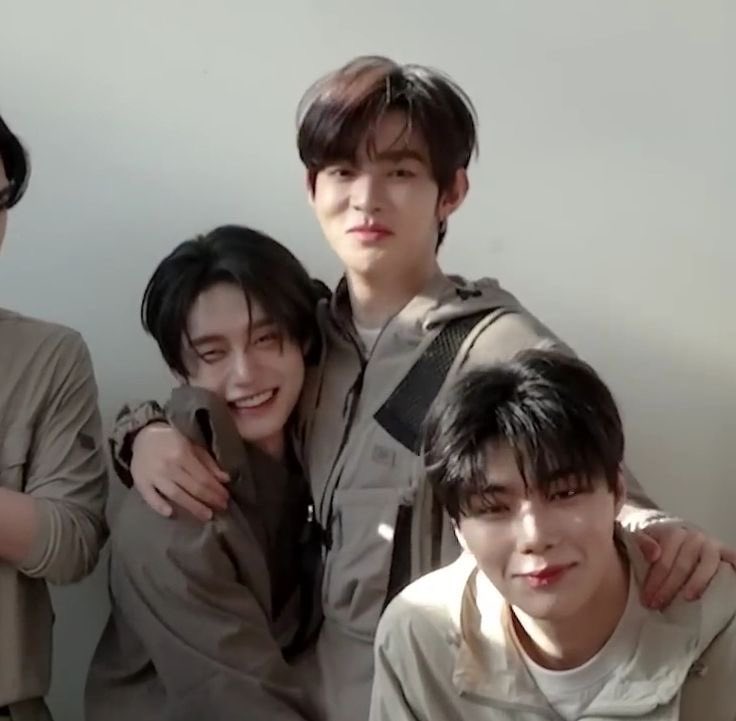 jiwoongiez's tweet image. happy birthday to hao 🎻🤎
ZHANG HAO WORLD TOP STAR
#25GoldenStarsForZhangHao
#여름하늘이_하오로_물든_날
#章昊0725生日快乐