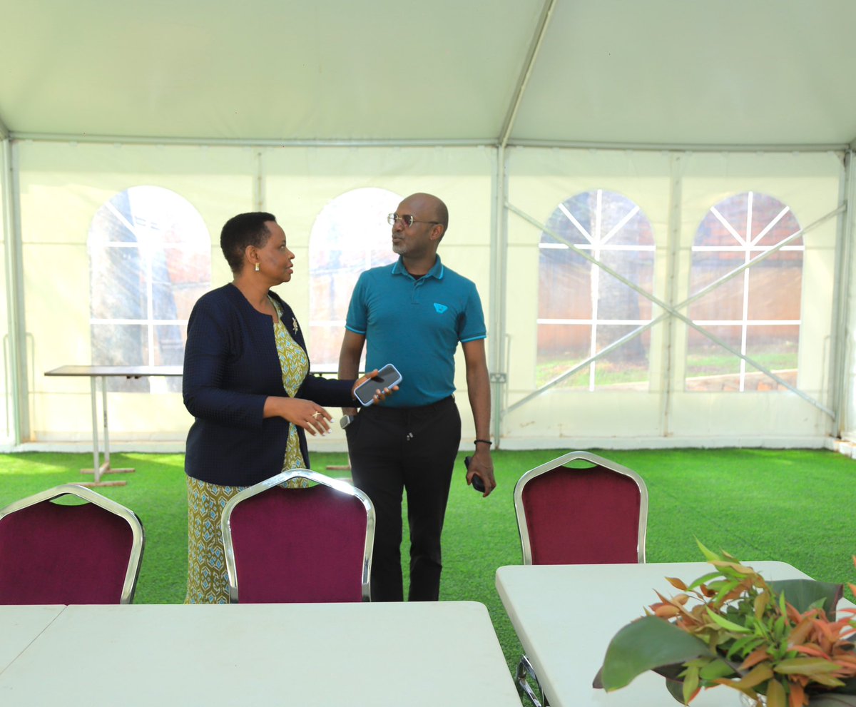 ShieldInvestors's tweet image. Mr. @AndrewMwenda, the founder and owner of The Independent magazine, called on Col.@edthnaka this afternoon.
Great discussions on protecting investment, fighting corruption, and ensuring Uganda remains open and safe for all investors.
Together, we strive for a better, more…