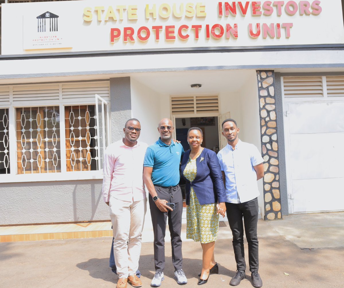 ShieldInvestors's tweet image. Mr. @AndrewMwenda, the founder and owner of The Independent magazine, called on Col.@edthnaka this afternoon.
Great discussions on protecting investment, fighting corruption, and ensuring Uganda remains open and safe for all investors.
Together, we strive for a better, more…