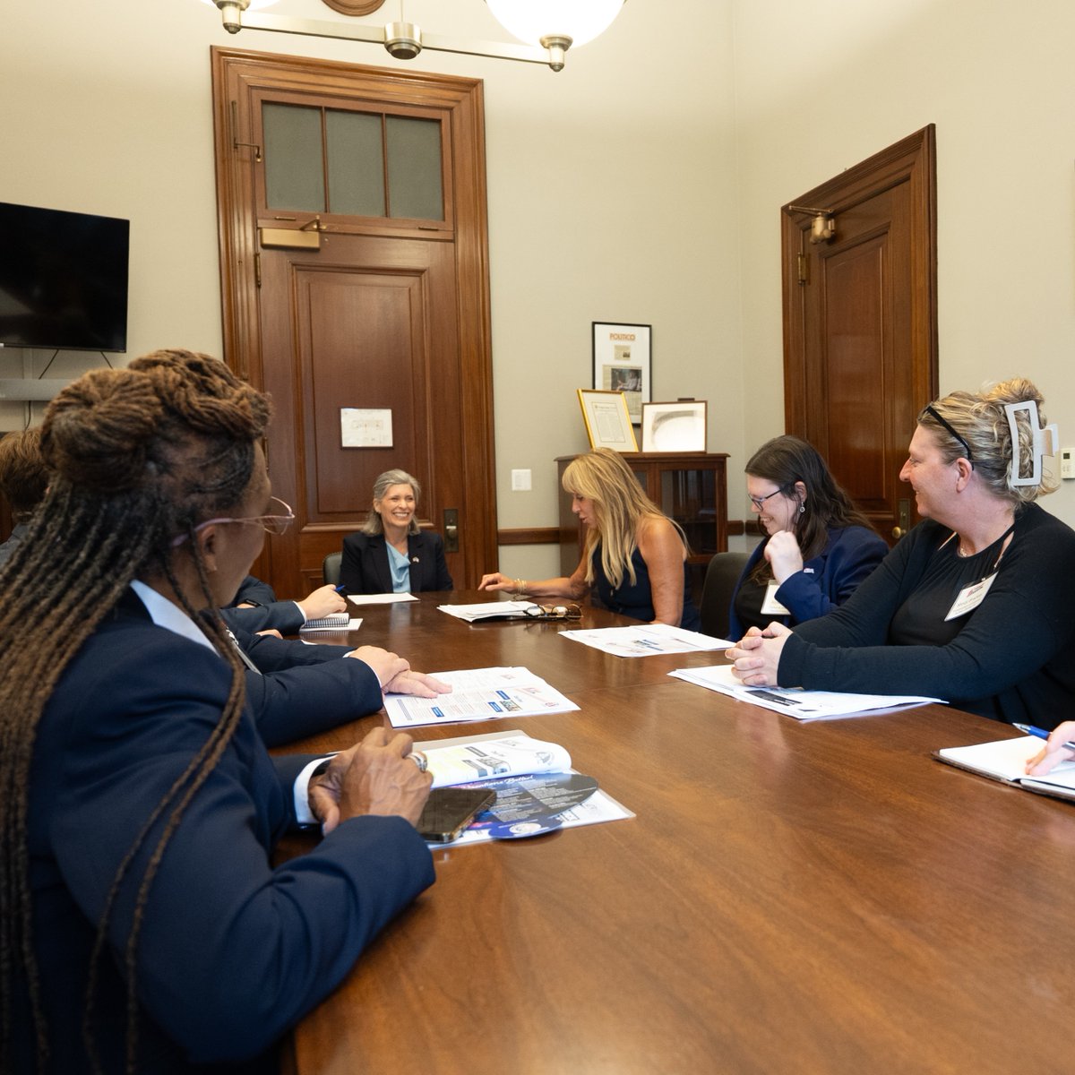 wim_ata's tweet image. Truckers from Women In Motion appreciated the opportunity to sit down with @SenJoniErnst to discuss issues important to drivers. Thank you for supporting the essential work Iowa truckers do to deliver the nation's freight and grow the economy!