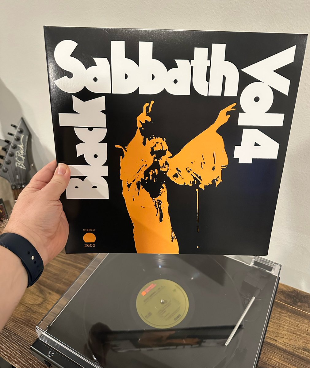 drrckbr's tweet image. I want to reach out and touch the sky…
Black Sabbath - Black Sabbath Vol. 4
🇬🇧
1972
#BlackSabbath #RIPOzzy