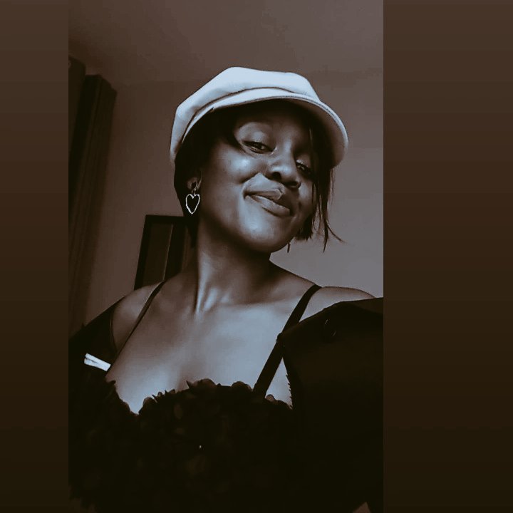 chichicelest's tweet photo. ✨️-♥️-&amp; that's a w(rap)

#chioniso #wordkalcha #poetryinharare #queueforadream https://t.co/WYeXHYVFhp