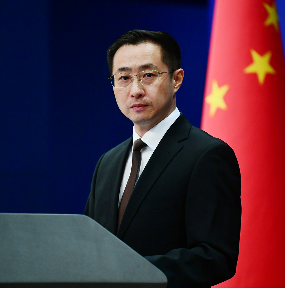 EmbaCubaEEUU's tweet image. En el aniversario 98 del Ejército Popular de Liberación de China, @EmbHuaXin reiteró firme apoyo de su nación a #Cuba y rechazó categóricamente el recrudecimiento del #bloqueo y las sanciones de EE.UU vs nuestro país.
#TumbaElBloqueo
cubadebate.cu/noticias/2025/…