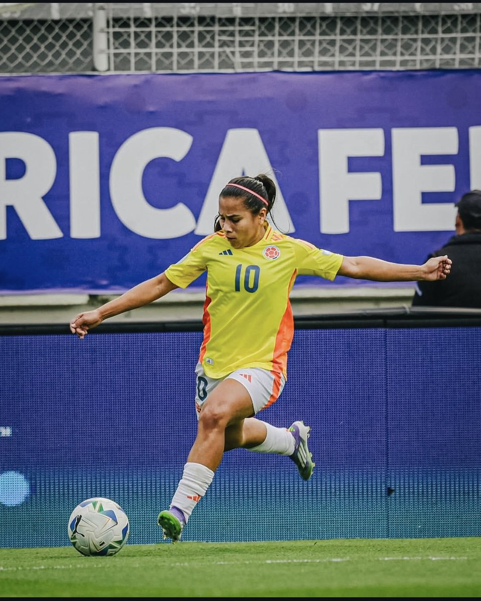 SomosSpirit's tweet image. LEICY EN LA COPA AMÉRICA 🇨🇴
Ve a Colombia enfrentarse a Brasil mañana, viernes 25 de julio a las 8pm.
¡Vamos Leicy!👏
📷 vía @leicysantos10