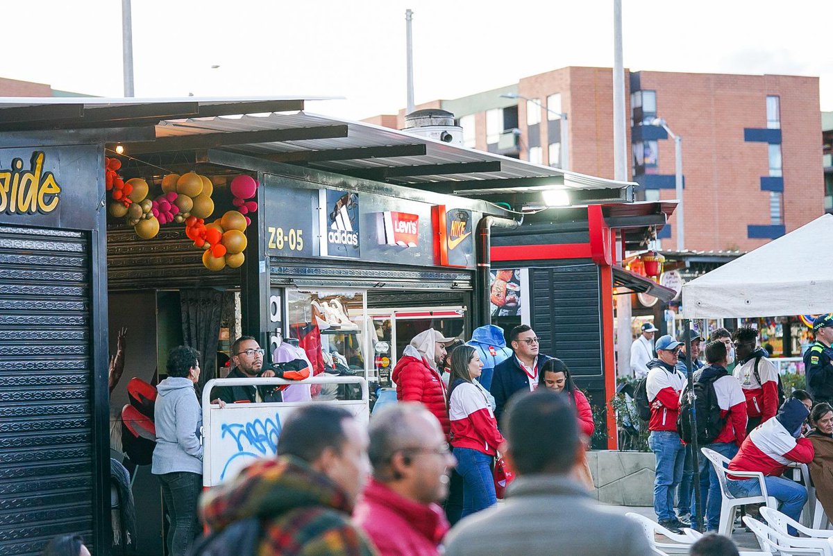 ¡El comercio en Ciudad Verde lo vamos a organizar! 

En nuestra jornada de Gobierno con la gente, desde la Galería Comercial de Ciudad Verde, logramos escuchar a residentes del sector y comerciantes para dar solución.
