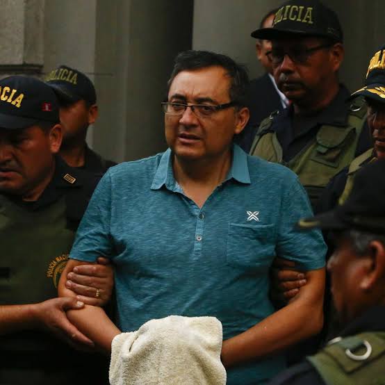 Víctor Reyes Parra (@nekrorp) on Twitter photo #URGENTE El exviceministro Jorge Cuba salió del Perú por la frontera por Ecuador el último domingo, solo días antes de la lectura de sentencia por el Caso Metro de Lima programada para hoy. Se enfrentaba a posible pena de 35 años. Policía informo sobre su salida <a href="/Politica_ECpe/">Política El Comercio</a> #URGENTE El exviceministro Jorge Cuba salió del Perú por la frontera por Ecuador el último domingo, solo días antes de la lectura de sentencia por el Caso Metro de Lima programada para hoy. Se enfrentaba a posible pena de 35 años. Policía informo sobre su salida <a href="/Politica_ECpe/">Política El Comercio</a>