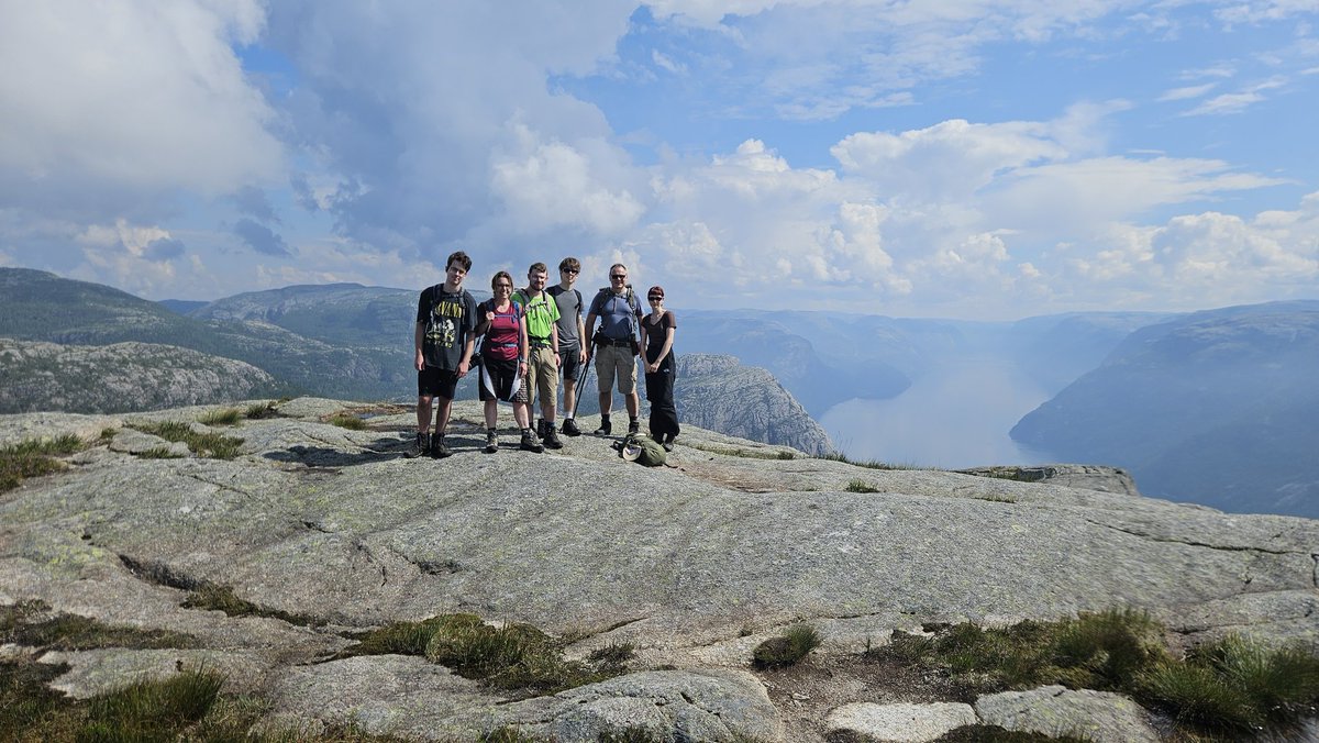 hocekm's tweet image. Norway. Preikestolen