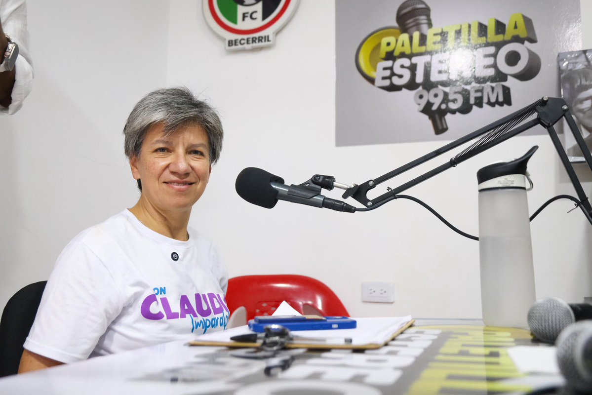ClaudiaLopez's tweet image. A esta hora estamos en Becerril hablando desde Paletilla Estereo sobre mis propuestas para el centro del César, con la transición energética que requiere el país.
zeno.fm/radio/paletill…