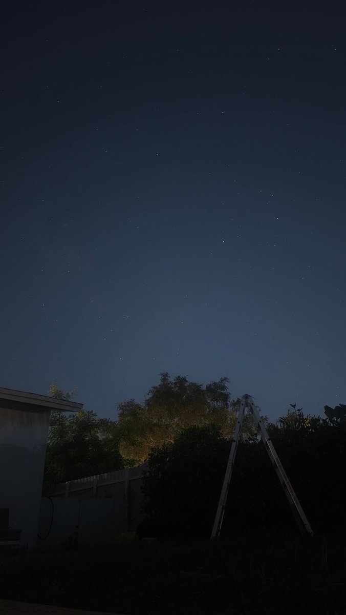 SennaLunaTweet's tweet image. Can't see a lot of stars near the city, but boy am I grateful for the ones I do see