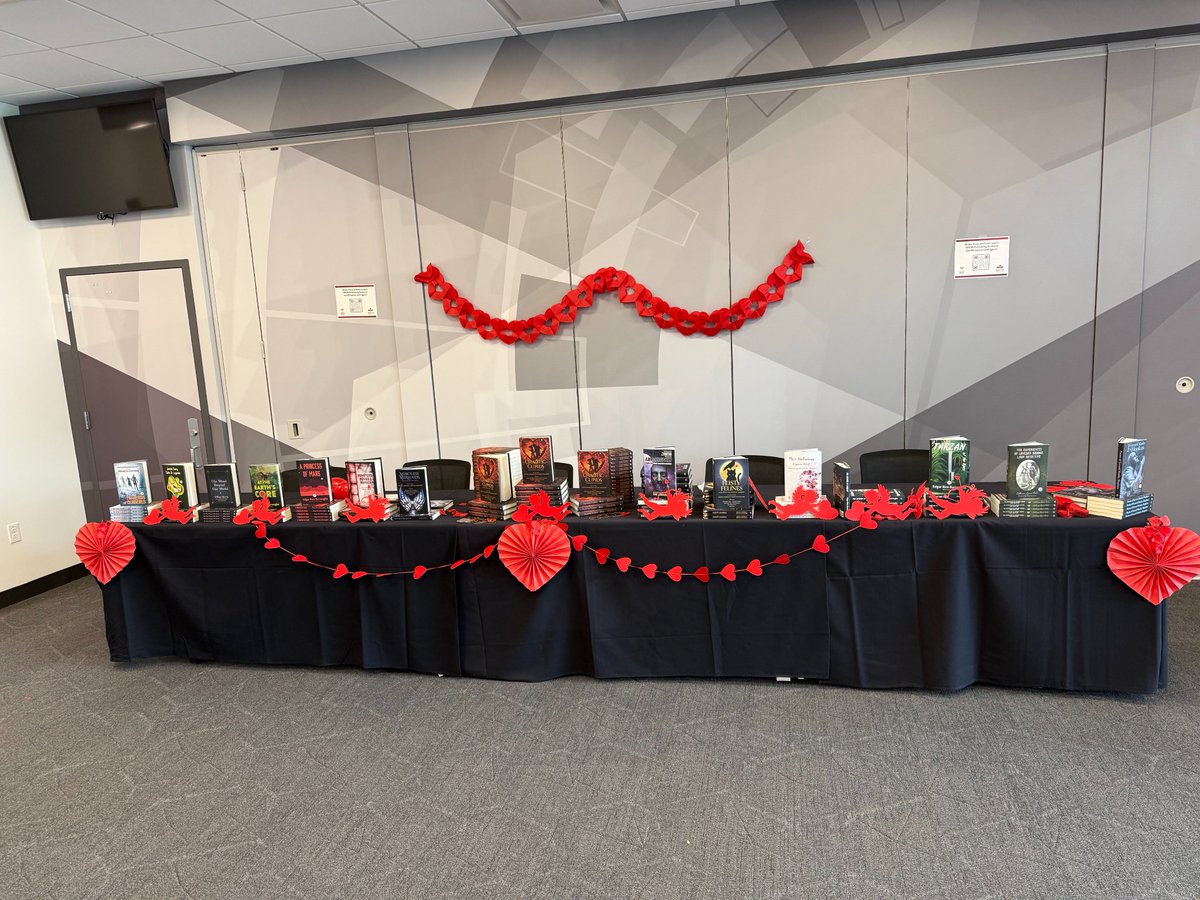TheKJA's tweet image. Last night was our Publishing MA students' event of the year. The big book launch of their projects on campus in Gunnison. @WesternGPCW