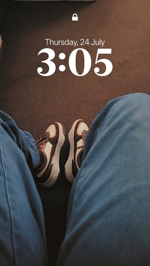Ajnikky's tweet image. The time is 3:05 pm