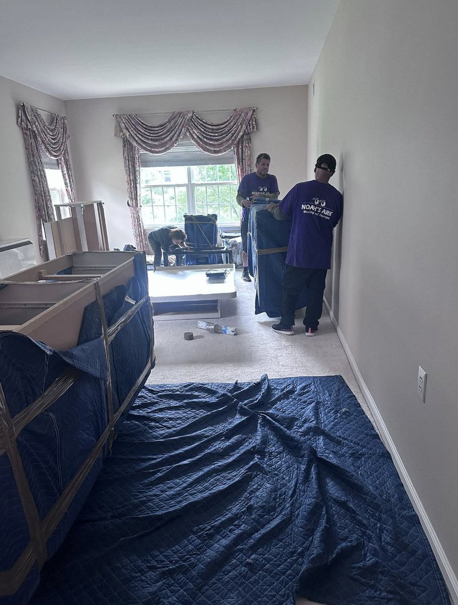 NoahsArkMovers's tweet image. The team at Noah's Ark Moving and Storage is hard at work making moves happen. Trust us to handle your next relocation with care and efficiency.  
noahsarkinc.com 
1-866-247-2758
#Moving #NYCMovers #CTMovers #ProfessionalMovers #MovingCompany  #ResidentialMoving