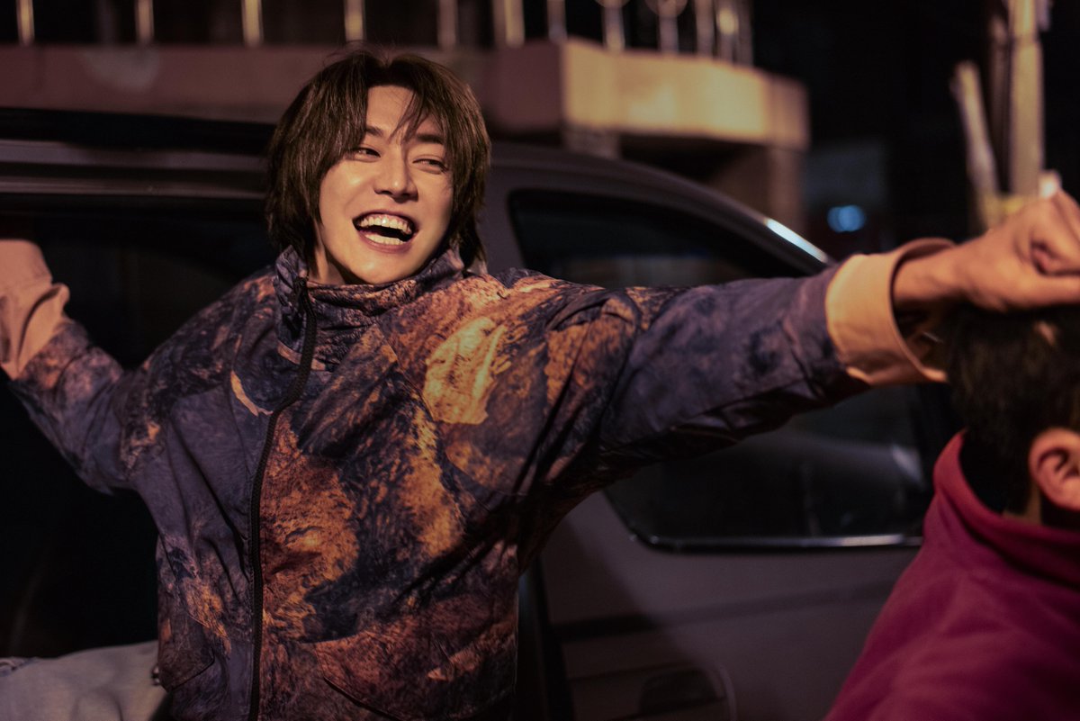 NetflixJP's tweet image. ◆配信開始
Netflixシリーズ『トリガー』(韓国)
キム・ナムギル、キム・ヨングァン主演。
銃規制国・韓国で、違法銃器が大量に流通。
黒幕を突き止めようと奔走する警察官と無慈悲な武器ブローカーは、緊迫の攻防戦を繰り広げる。
#トリガー
