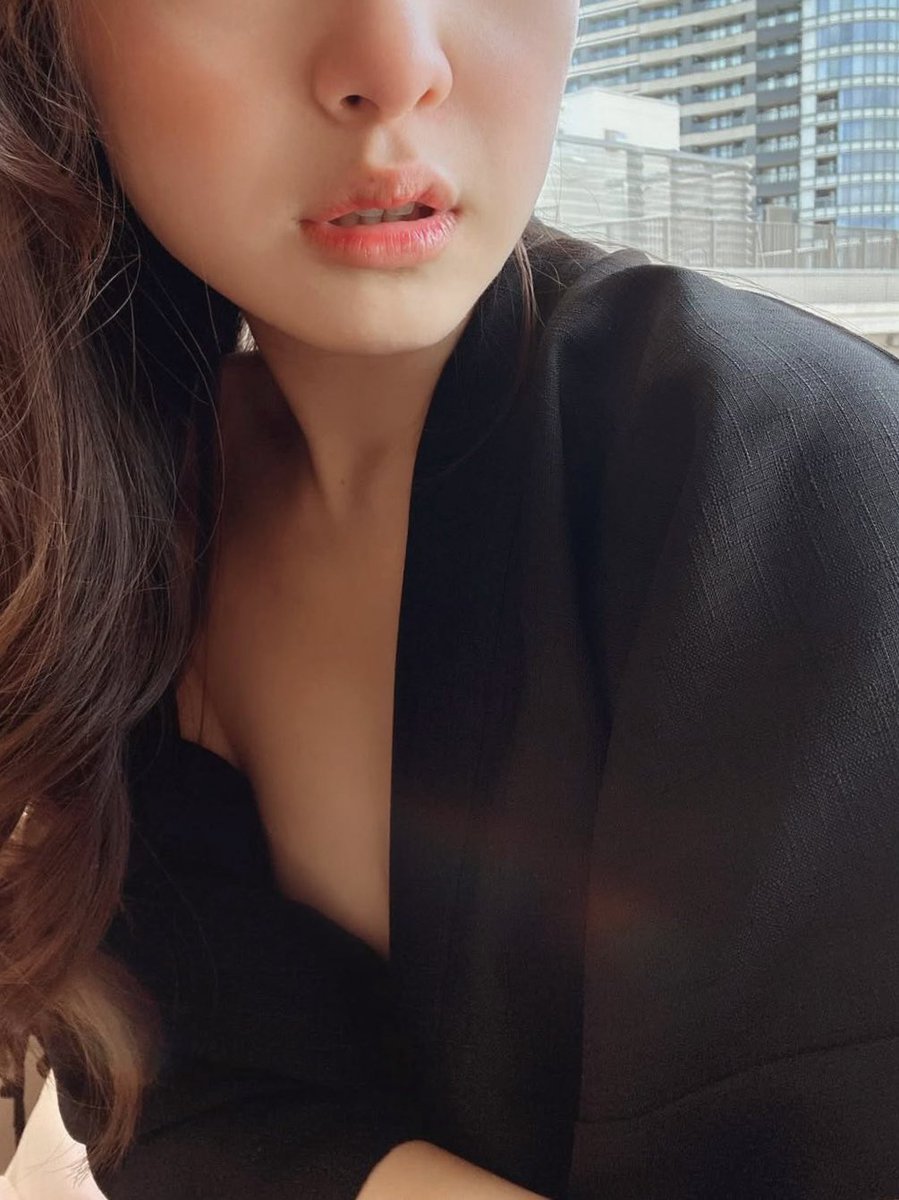 toplove2025's tweet photo. 這麼熱的天氣 
連呼吸都想省掉
#熟妇 https://t.co/ExctvFqaxO