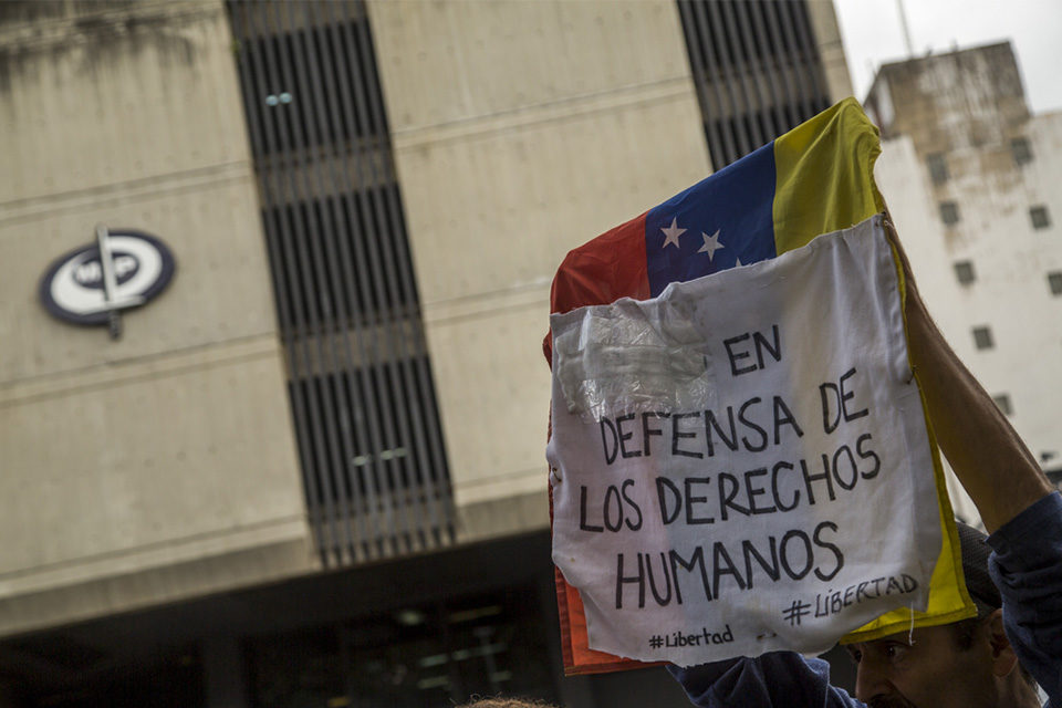 _Provea's tweet image. Bajo el escrutinio internacional.
Hoy #24Jul, nueva audiencia de la Comisión Interamericana de los Derechos Humanos (@CIDH) sobre los ataques y la criminalización contra personas defensoras en Venezuela.
4:00 PM
Registro ➡️ zoomgov.com/webinar/regist…