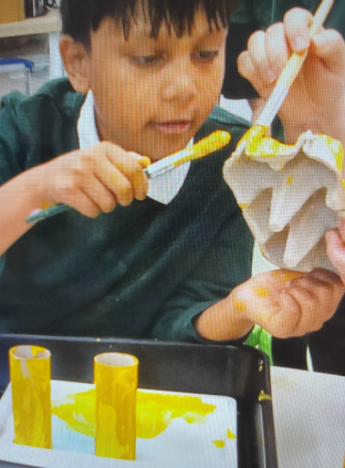 Last week the SLS children looked at our teeth and how we can keep them clean and healthy. As well as this we have travelled to Africa! We looked at different animals that live in Africa. To celebrate this we started to make our own giraffe.
