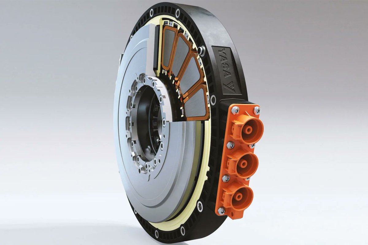 ToughSf's tweet image. Yasa is developing compact oil-cooled electric axial flux motors without a stator yoke, allowing them to reach record power density.
Recently, the announced a 42 kW/kg device: superconducting performance but without even using cobalt or 3D printed parts.
autocar.co.uk/car-news/techn…