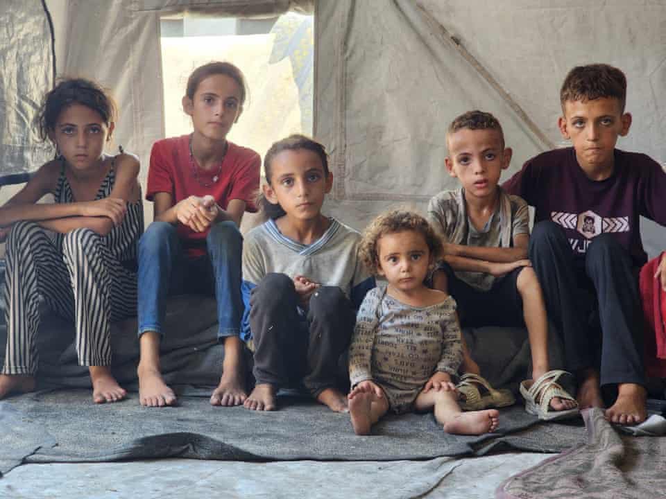 AlejandraTuk's tweet image. Los hermanitos Khalidi llevan dos años sufriendo la hambruna provocada por Israel. La desnutrición los hace vulnerables a otras enfermedades y tienen baja inmunidad.
La niñez gazatí muere. Y aún si la guerra acaba, las consecuencias serán para siempre. theguardian.com/world/2025/jul…
