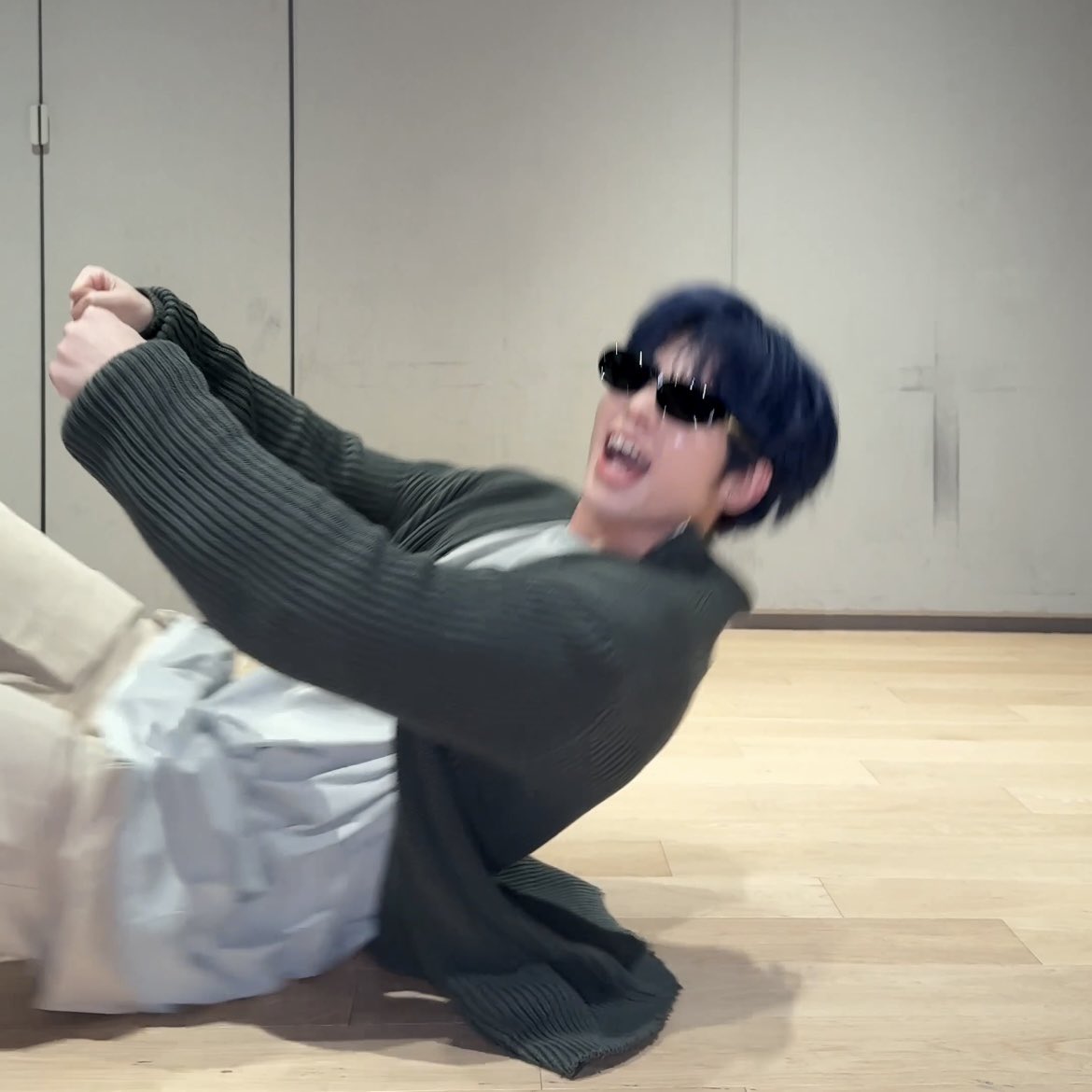inhalingtxt's tweet photo. IM CTFUU https://t.co/z4A8URdBBX