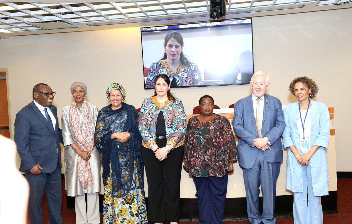SONNALIVE's tweet image. The African Union @_AfricanUnion has launched the 2025 Africa Sustainable Development Report at #HLPF2025. Ms. Botho Kebabonye Bayendi, Director of Strategic Planning & Delivery, highlighted progress on #Agenda2063 & #Agenda2030, stressing the urgency from the Kampala Forum. The…
