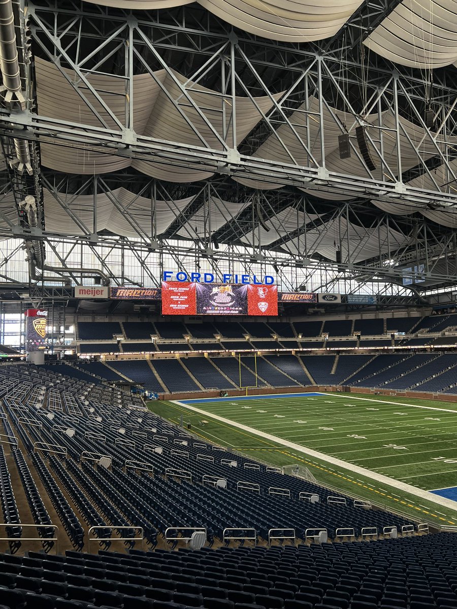 Falcon Media Sports Network (@bg_fmsn) on Twitter photo The 2025 <a href="/MACSports/">MACtion</a> Football Kickoff is officially here 🏈
<a href="/Sean_Connelly21/">Sean Connelly</a> and <a href="/TKavaleczSports/">Tyler Kavalecz</a> will have on-site coverage from Ford Field throughout the event. Stay tuned to this thread for updates 🧵⬇️ The 2025 <a href="/MACSports/">MACtion</a> Football Kickoff is officially here 🏈
<a href="/Sean_Connelly21/">Sean Connelly</a> and <a href="/TKavaleczSports/">Tyler Kavalecz</a> will have on-site coverage from Ford Field throughout the event. Stay tuned to this thread for updates 🧵⬇️