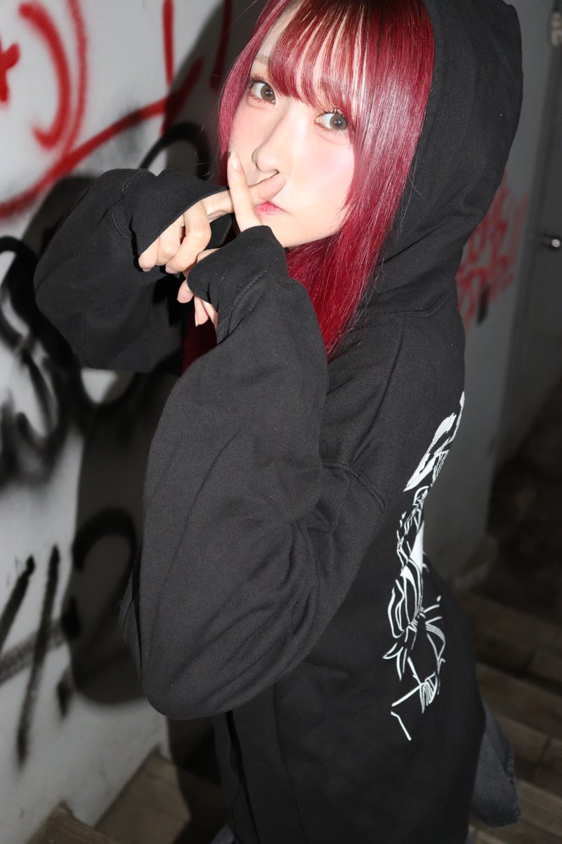 Thank you for the PR! 🔥
We are a Japanese apparel brand called Glitch⚡️
We sell apparel for people who like games.
If you have the chance, please give us a try!

PRありがとうございました🥳
#glitch_ap