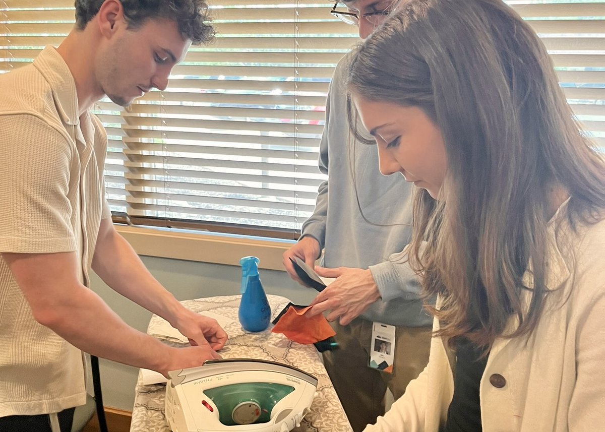 Our summer interns recently volunteered at Kansas City Hospice House, where they learned more about the organization's mission and made brownies and memorial hearts for patients. We are proud to have our interns represent WellSky as they give back to the community!