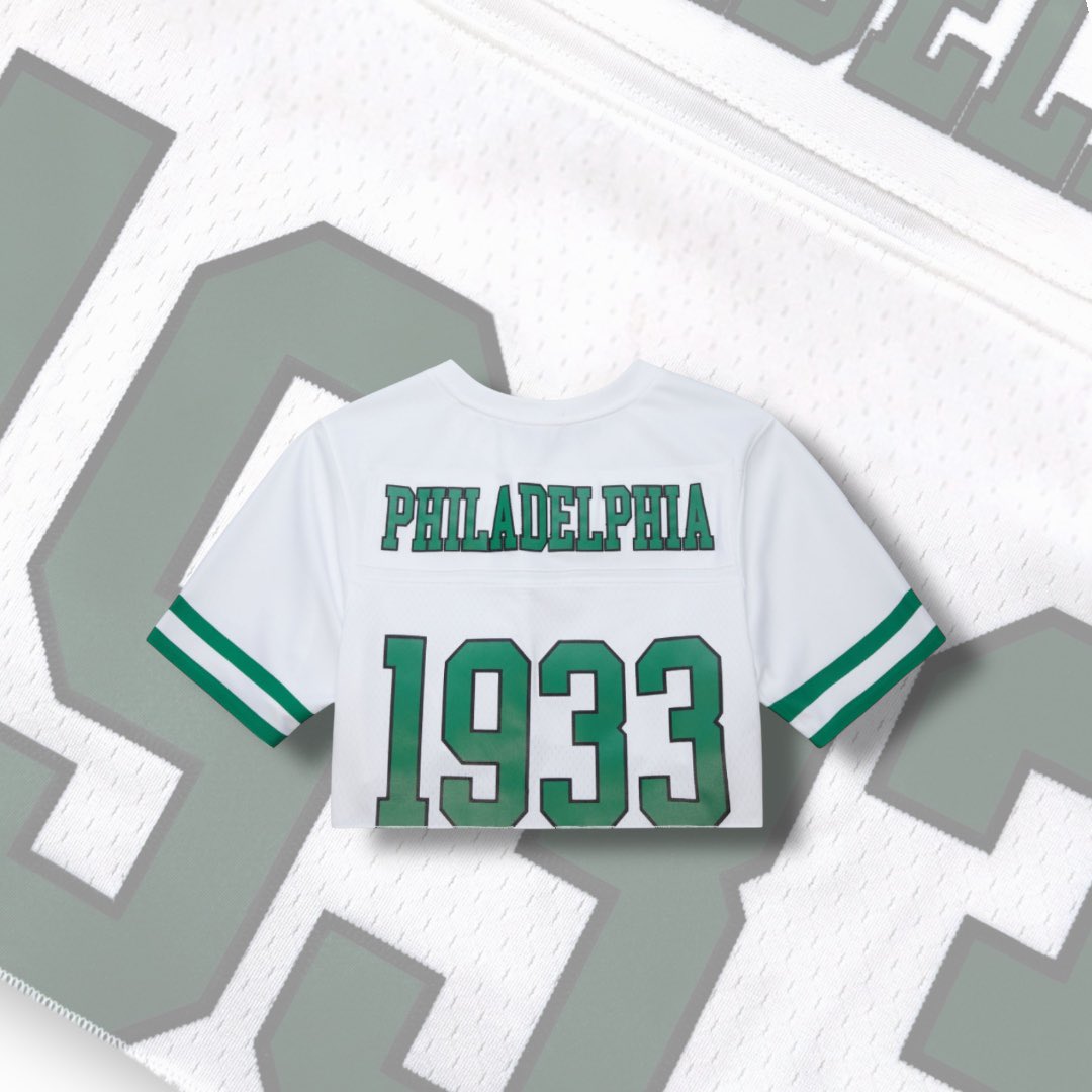 MNFlagshipStore's tweet image. New Women's @Eagles Crop Nylon Windbreaker and Crop Legacy Jersey 💚🦅💚