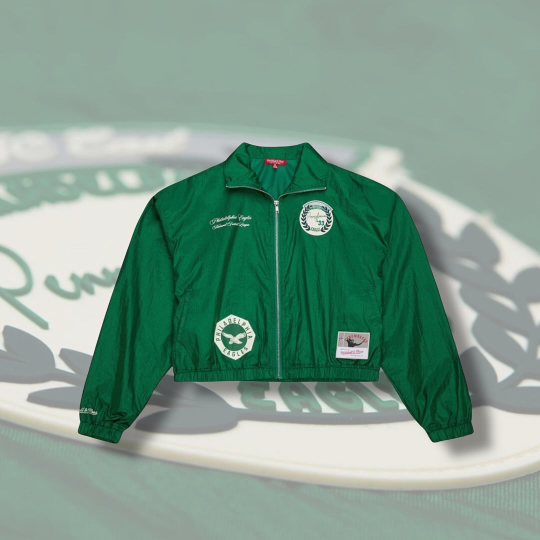 MNFlagshipStore's tweet image. New Women's @Eagles Crop Nylon Windbreaker and Crop Legacy Jersey 💚🦅💚