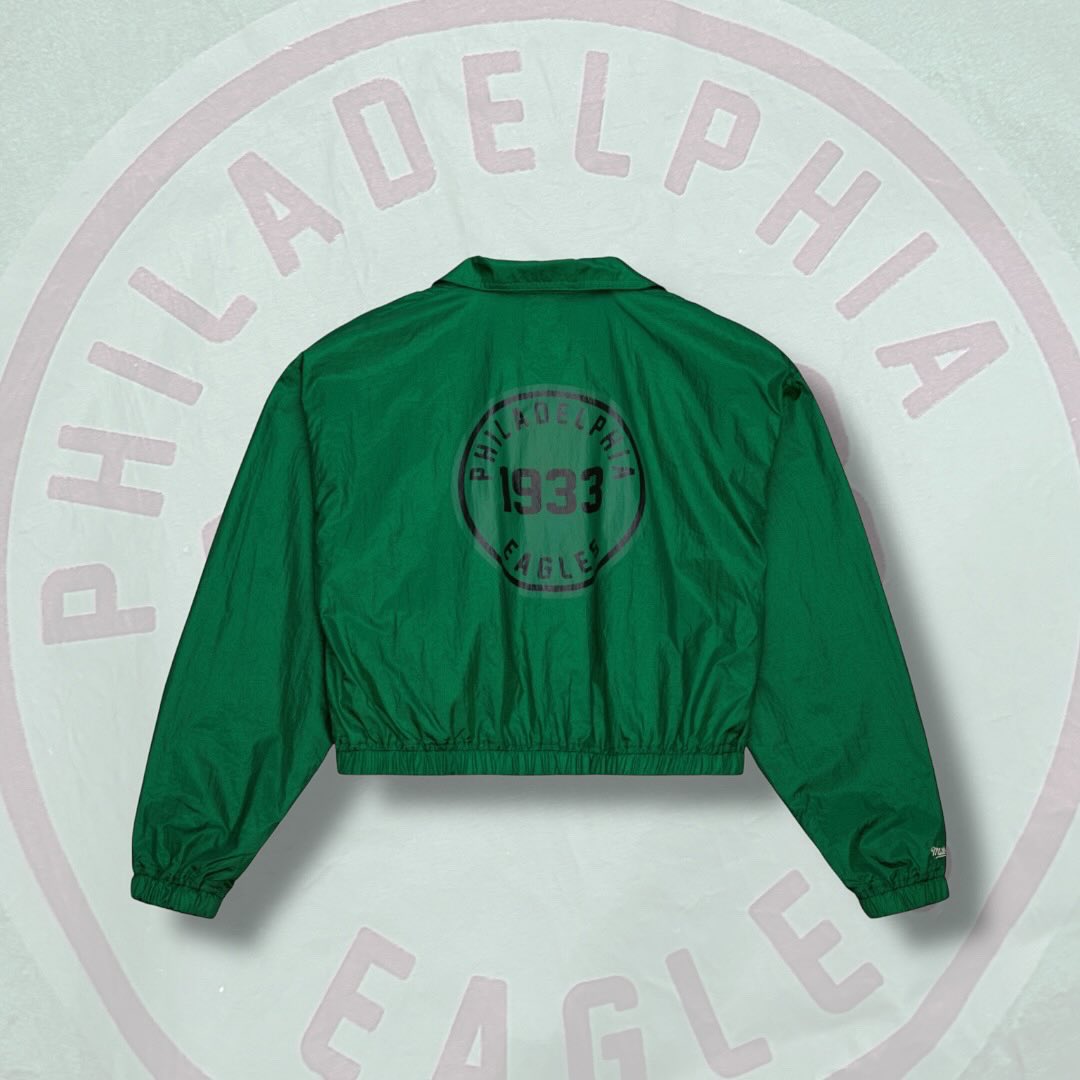MNFlagshipStore's tweet image. New Women's @Eagles Crop Nylon Windbreaker and Crop Legacy Jersey 💚🦅💚