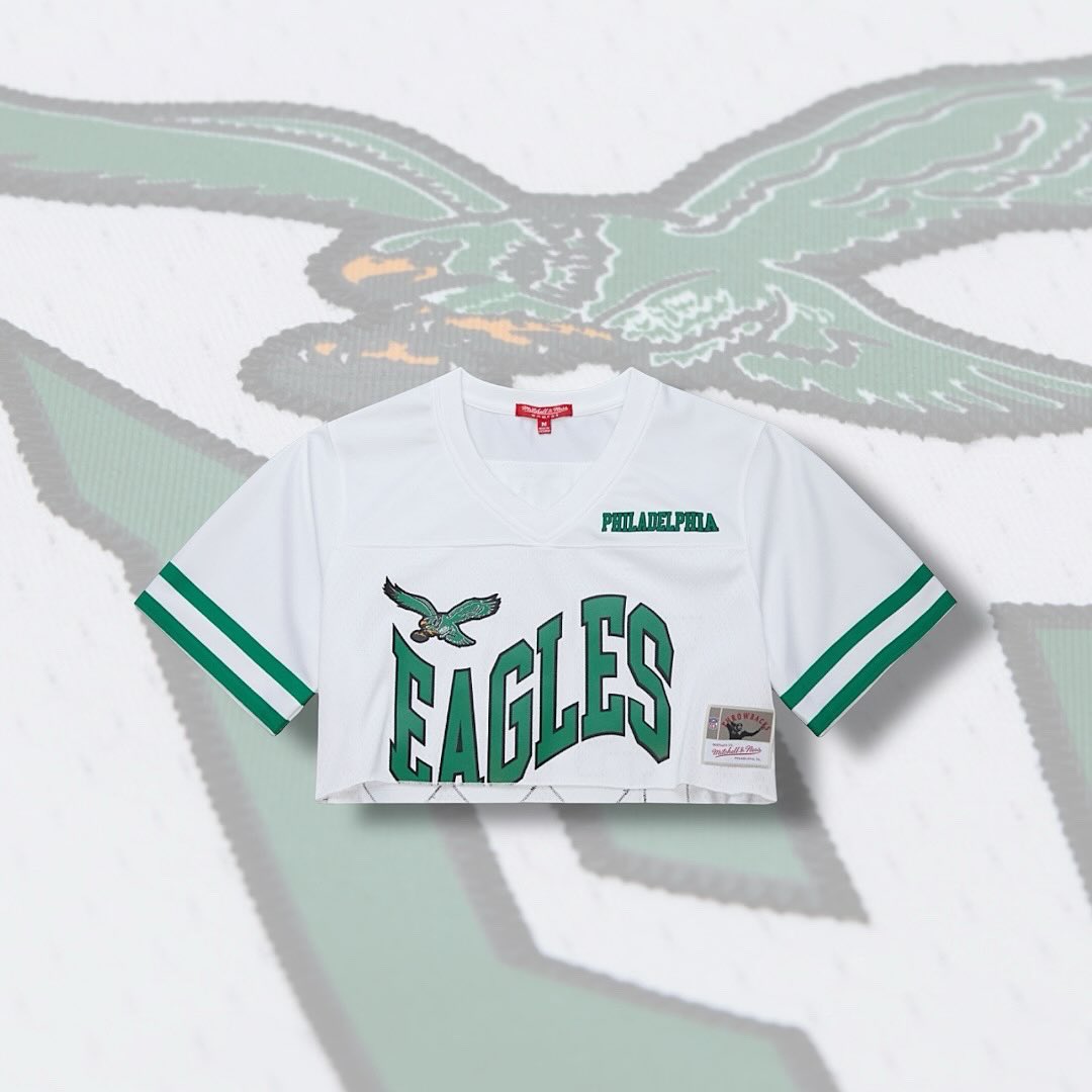 MNFlagshipStore's tweet image. New Women's @Eagles Crop Nylon Windbreaker and Crop Legacy Jersey 💚🦅💚