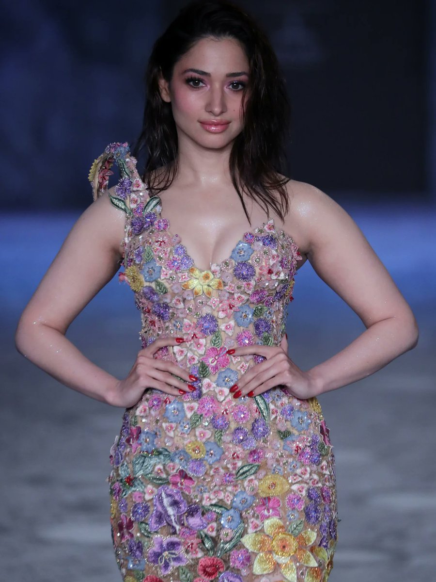 heroinehub_'s tweet photo. Tamannaah Bhatia 🩷🩷🌷

#TamannaahBhatia #Tamannaah https://t.co/yJ4joPjZmJ