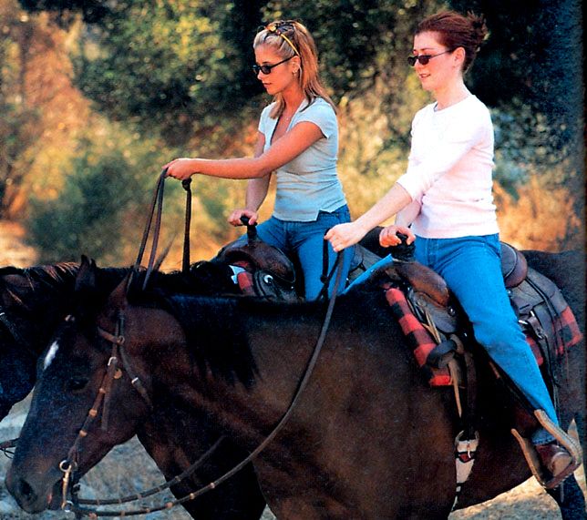 slayerxvampire's tweet image. when Sarah Michelle Gellar and Alyson Hannigan went horseback riding together π