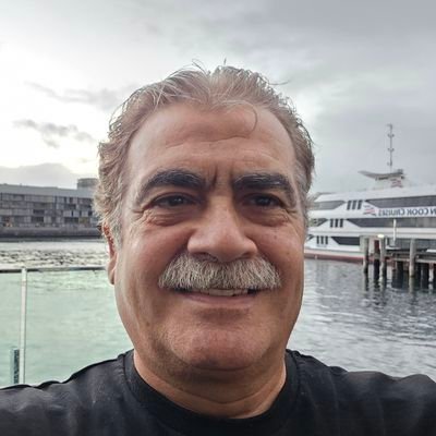 yzn339's tweet image. كبر جدي و هذي سوالفك!! يا الشايب رعاة الابل اللي مو عاجبينك لهم فضل عليك وعلى سلالتك كلها يكفي انهم علموك كيف تتكلم و تكتب بلغتهم