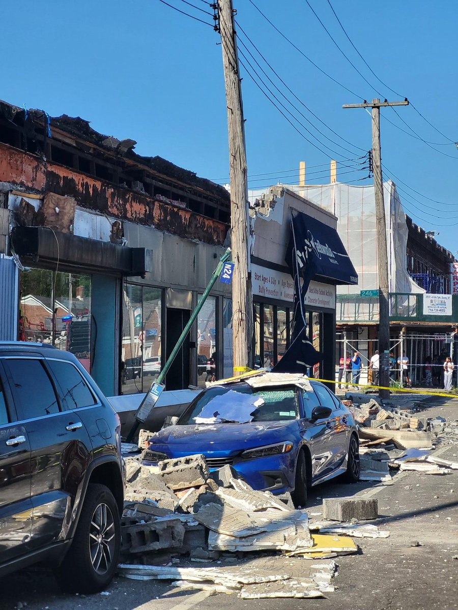 HeyNowJO's tweet image. Our @NYC_Buildings Forensic Engineering Unit is investigating what happened in Queens yesterday. Details to follow.
Since January 2024, we have required annual observations of parapets. Info on our parapet inspection requirements can be found here:
nyc.gov/site/buildings…