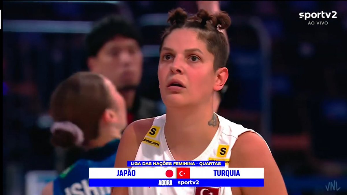 bellahaak11's tweet photo. A Karakurt no dia do penteado maluco, a estratégia é assustar as jogadoras do japao https://t.co/XPOoo2Vs0G