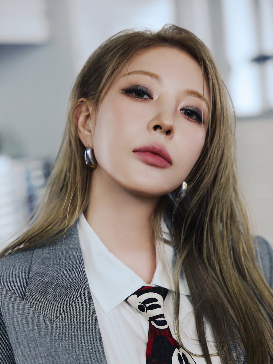 BoA_Official's tweet image. BoA 보아 'Crazier' Teaser Images
BoA 보아 The 11th Album 〖Crazier〗
➫ 2025.08.04 6PM KST
💿 BoA.lnk.to/Crazier
#BoA #보아
#Crazier #BoACrazier