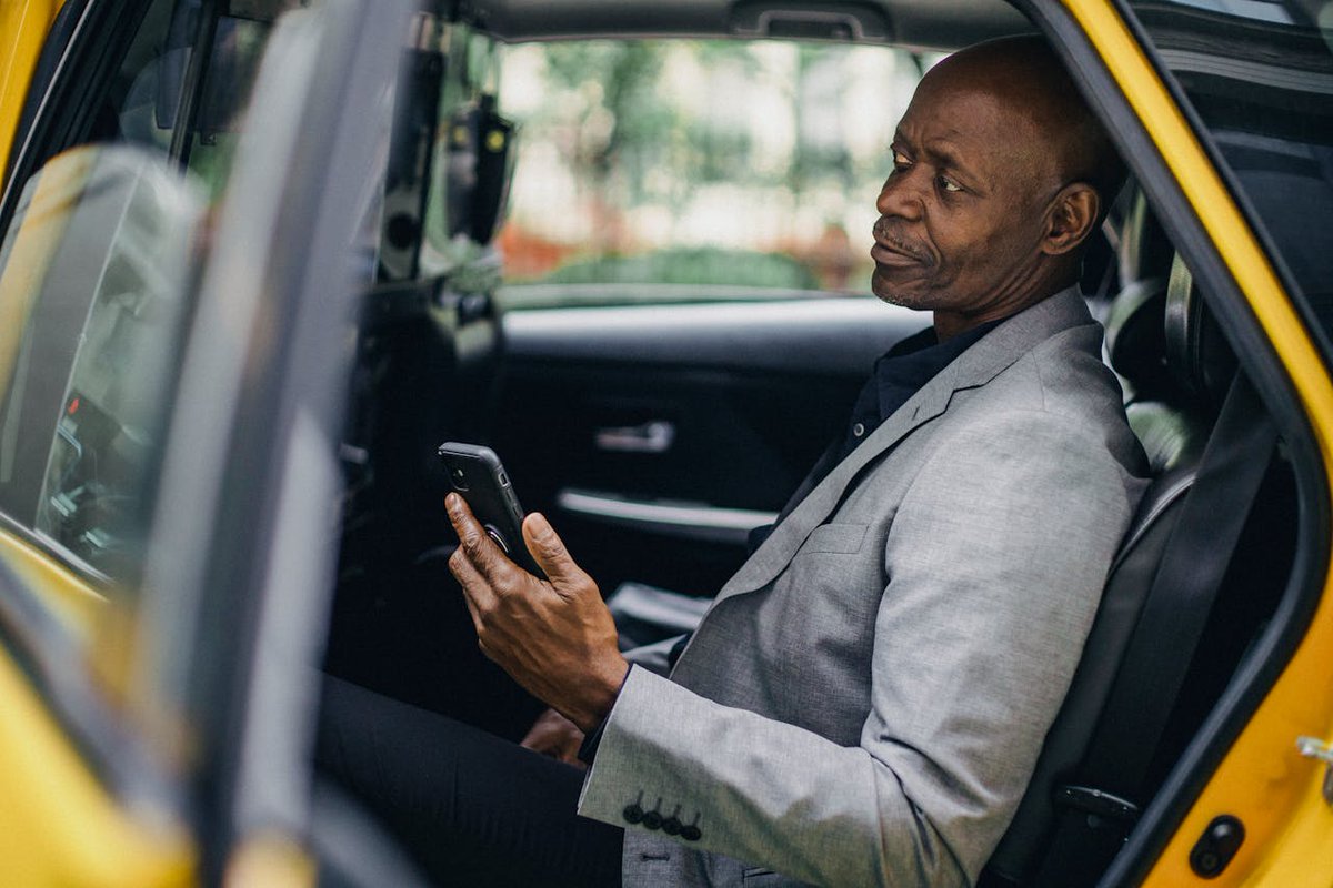 techtrends_zm's tweet image. 𝗠𝗼𝗿𝗲 𝗧𝗵𝗮𝗻 𝗮 𝗥𝗶𝗱𝗲: 𝗧𝗵𝗲 𝗛𝗶𝗱𝗱𝗲𝗻 𝗘𝗰𝗼𝗻𝗼𝗺𝘆 𝗣𝗼𝘄𝗲𝗿𝗶𝗻𝗴 𝗟𝘂𝘀𝗮𝗸𝗮’𝘀 𝗦𝘁𝗿𝗲𝗲𝘁𝘀
A taxi system study, conducted by Global South Research (lnkd.in/dt_GnEVm), focused on Lusaka’s taxi ecosystem based on surveys conducted with 320 taxi…