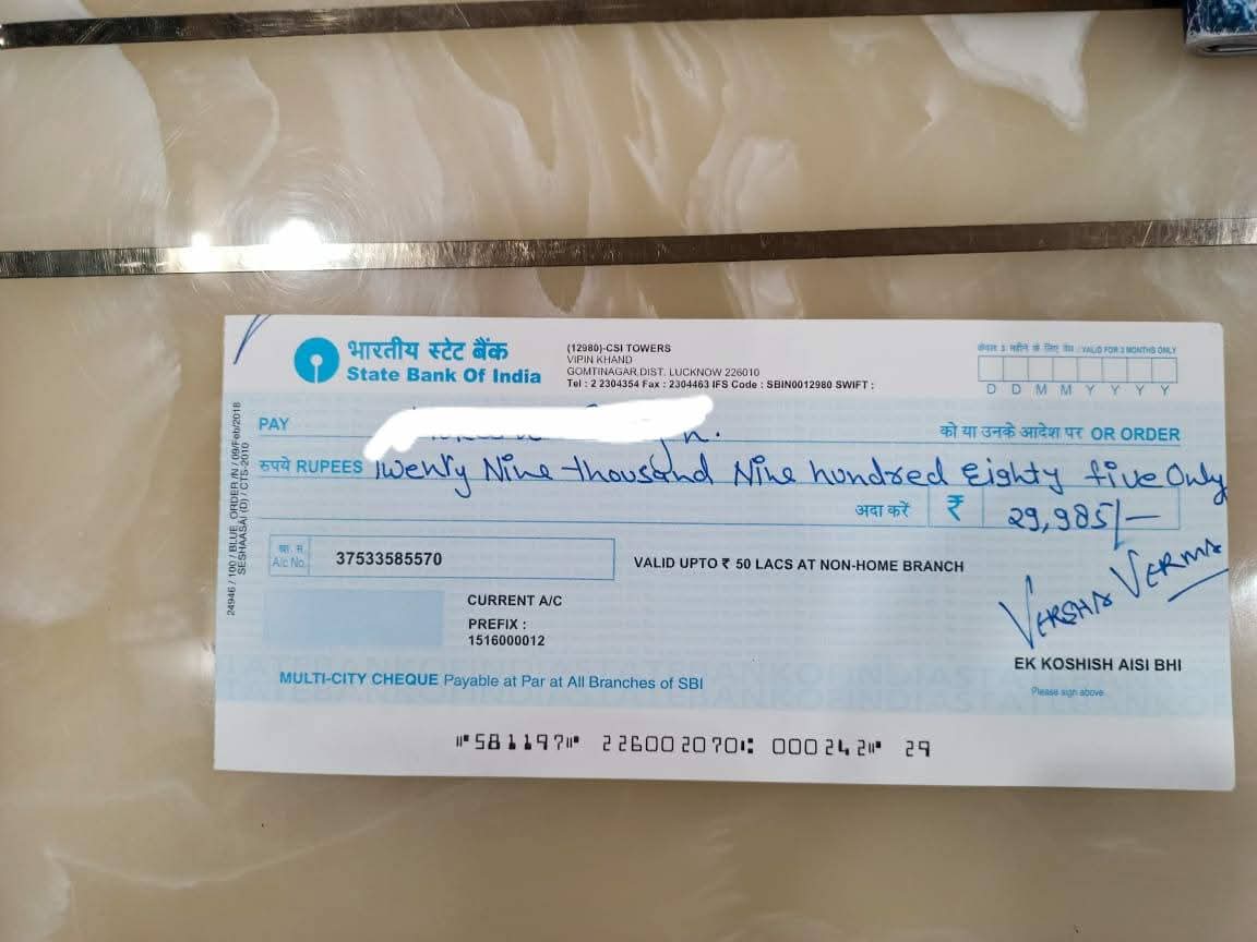 iamvershaverma's tweet image. एक कोशिश ऐसी भी...
तस्वीर में दिख रही बिटिया वही होनहार बिटिया है जिसका पढ़ाई का खर्चा पिछले कई वर्षों से संस्था द्वारा उठाए जा रहा है। सब कुछ अच्छा चल रहा था अचानक अपने पिताजी को खो दिया इसके बाद से घर की हालत बात से बेहतर हो गई बिटिया का छोटा भाई भी है मां छोटे-मोटे काम करके…