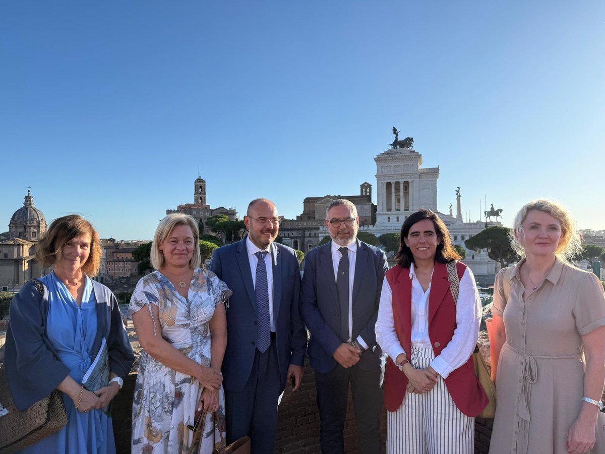 Parlamento europeo (@europarl_it) on Twitter photo 🇪🇺🇮🇹 Si è conclusa oggi la missione a Roma della delegazione del Gruppo di lavoro sul Dispositivo per la ripresa e la resilienza (RFF) per monitorare l’attuazione del PNRR in Italia.
Gli eurodeputati si sono concentrati su governance, controlli antifrode e progetti di punta.
⬇️ 🇪🇺🇮🇹 Si è conclusa oggi la missione a Roma della delegazione del Gruppo di lavoro sul Dispositivo per la ripresa e la resilienza (RFF) per monitorare l’attuazione del PNRR in Italia.
Gli eurodeputati si sono concentrati su governance, controlli antifrode e progetti di punta.
⬇️