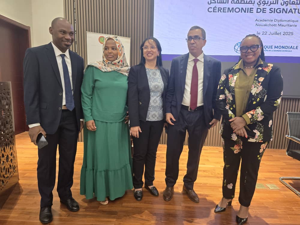 AAU_67's tweet image. Launched in Nouakchott, #Mauritania on July 22, 2025! The Sahel Regional Engagement for Learning and Collaboration in Education #SahelRELANCE project is officially underway to boost education system management and launch the Sahel Open School in #Chad and #Mauritania.
Funded by…