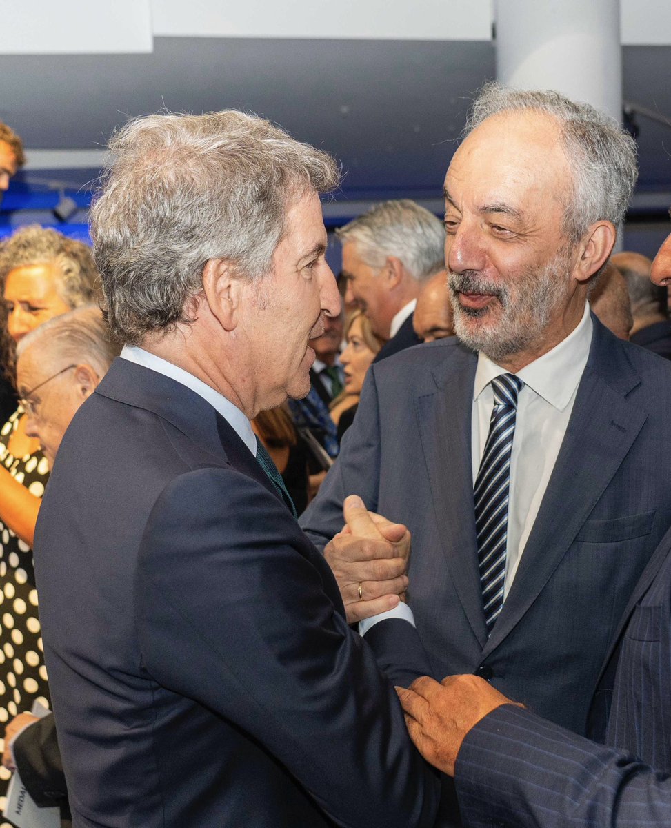 PacoMillanMon's tweet image. Medallas de Oro de #Galicia 2025
🎖️Los alcaldes de #Oporto, Rui Moreira, y de #Braga, Ricardo Rio, son los grandes galardonados en el día de hoy en #Compostela.
🤝Este doble galardón es un símbolo de la estrechisima relación entre #Galicia y #Portugal y también testimonia la…