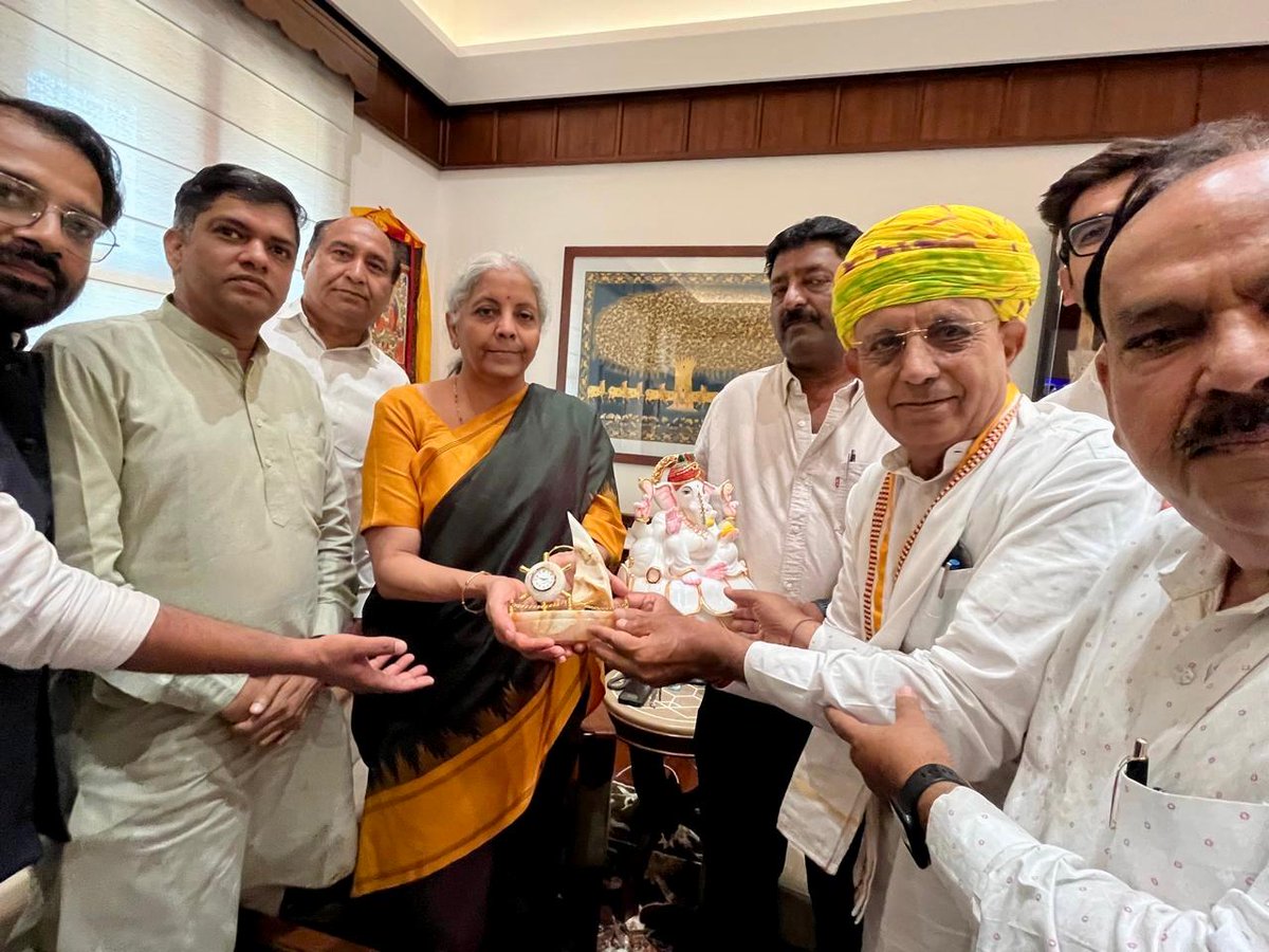 lubindia's tweet image. आदरणीय प्रधानमंत्री श्री नरेंद्र मोदी जी के नेतृत्व में आज केंद्रीय वित्त मंत्री श्रीमती निर्मला सीतारमण जी से भेंट कर राजस्थान के उद्योग एवं स्टोन इंडस्ट्री के विकास से जुड़े महत्वपूर्ण विषयों पर सार्थक चर्चा हुई।
हमारे विचारों और आवश्यकताओं को प्राथमिकता देते हुए यह महत्वपूर्ण…