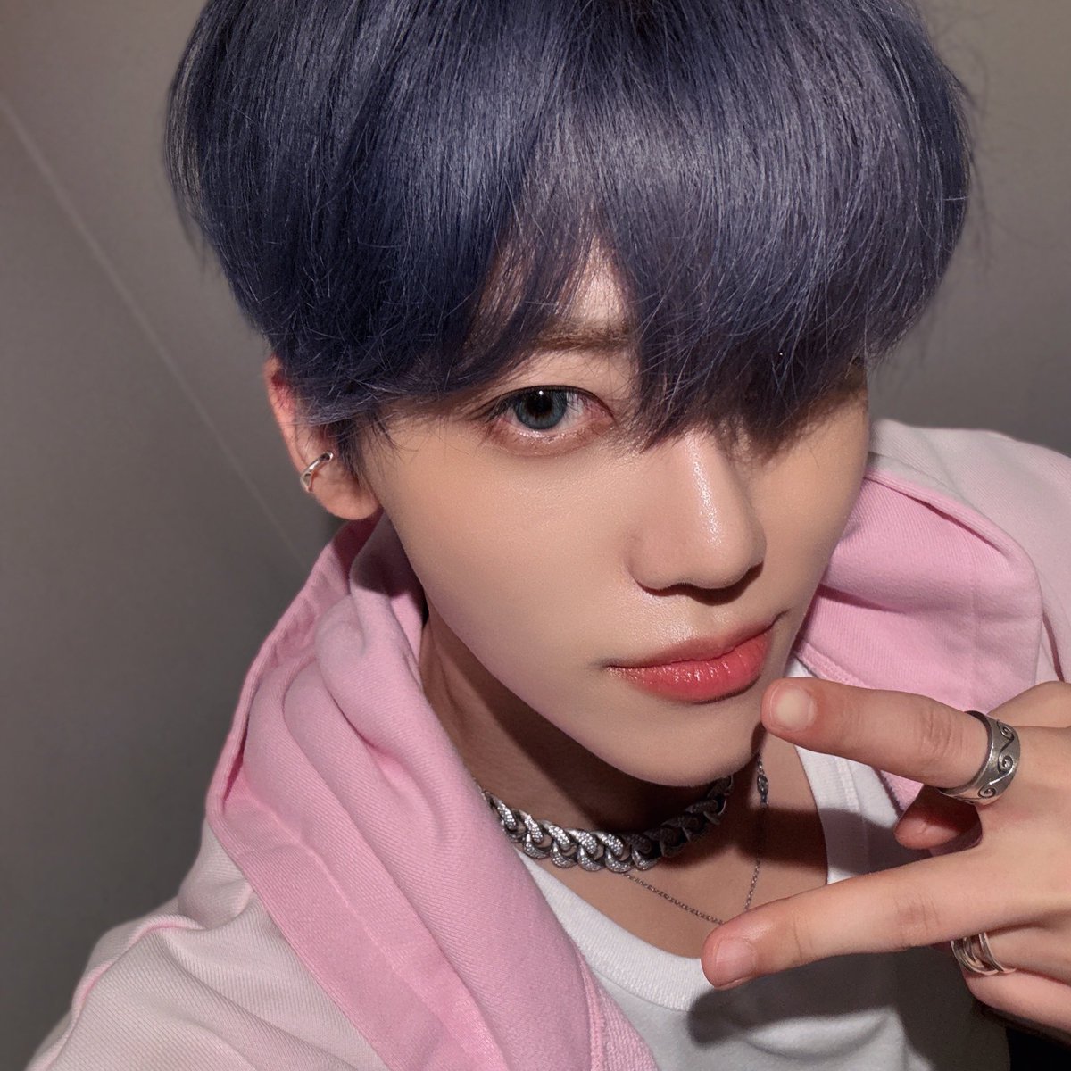 narshmallow813's tweet image. 핑크후디 저요