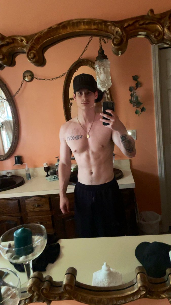 Booj🛸 tweet media