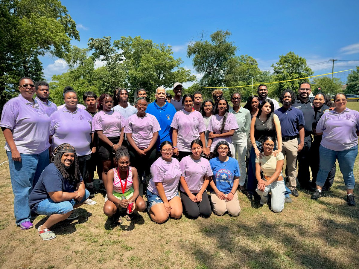 LeroyComrie's tweet image. Great time at the NYPD Explorers Summer BBQ! Proud to support youth stepping up as future leaders and building stronger ties between our neighborhoods and law enforcement.