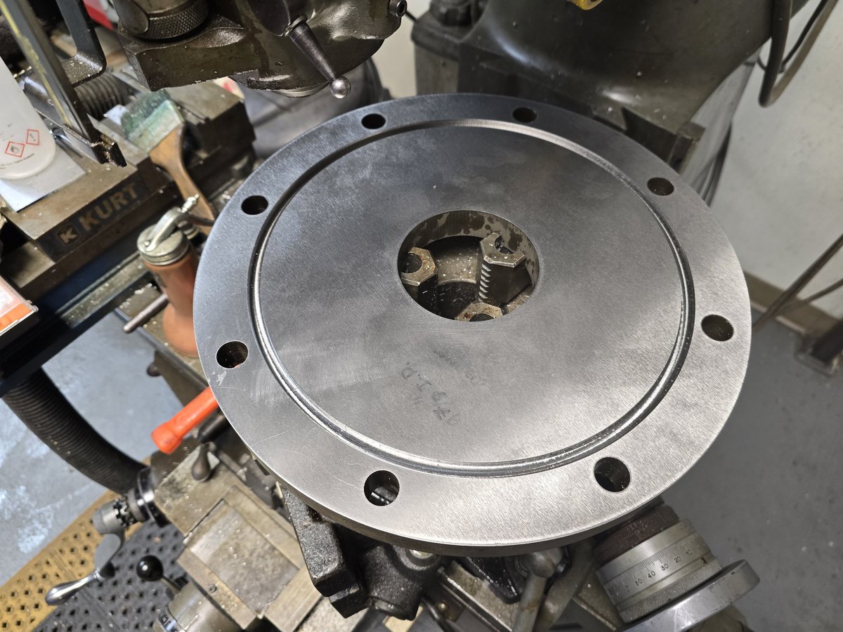 WindTunnelGuy's tweet image. Machining o ring grooves this morning.