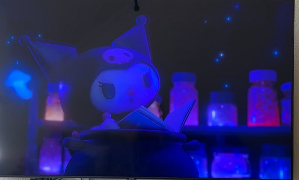 Kuromi immediately cracking open a spell book is exactly why she’s my fave 🤭